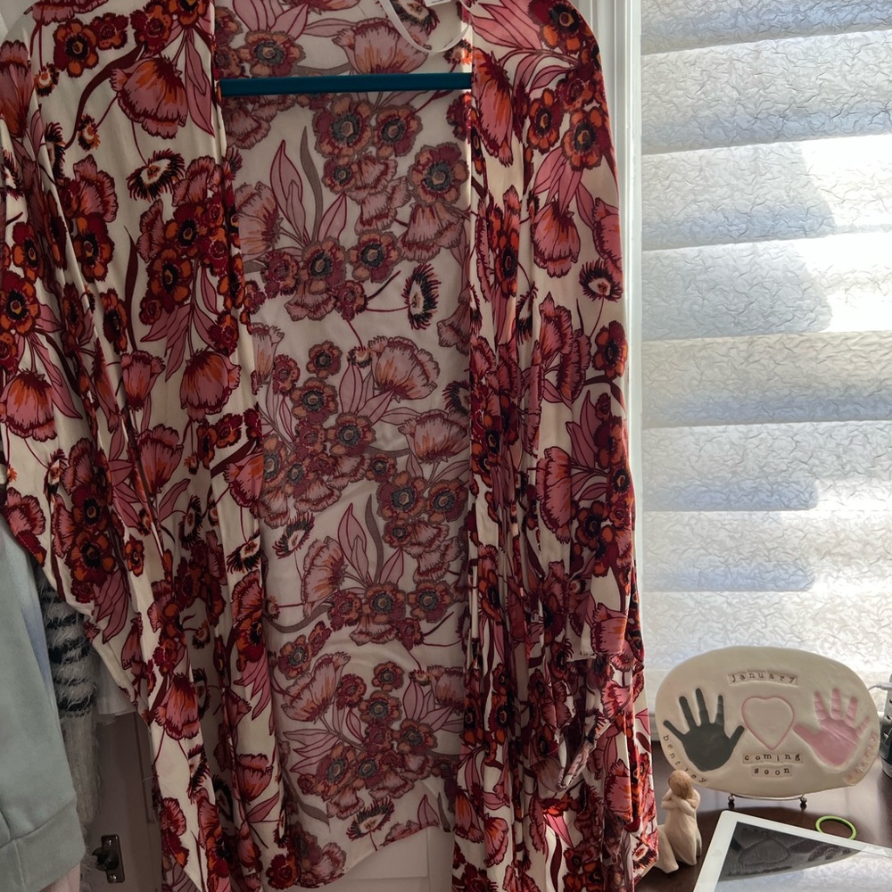 Beautiful print wrap front cartigan